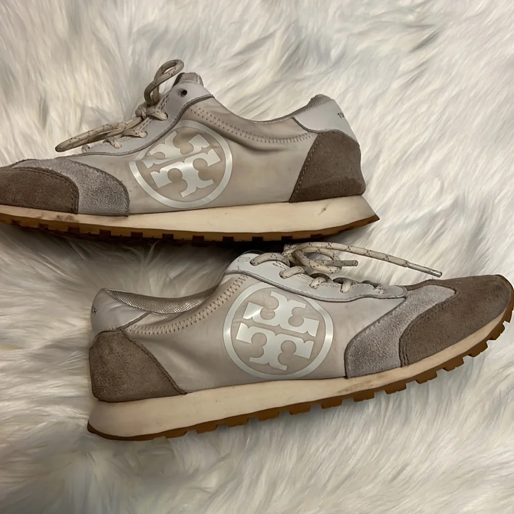 SOLD!! Tory Burch sneakers - Picture 6 of 12
